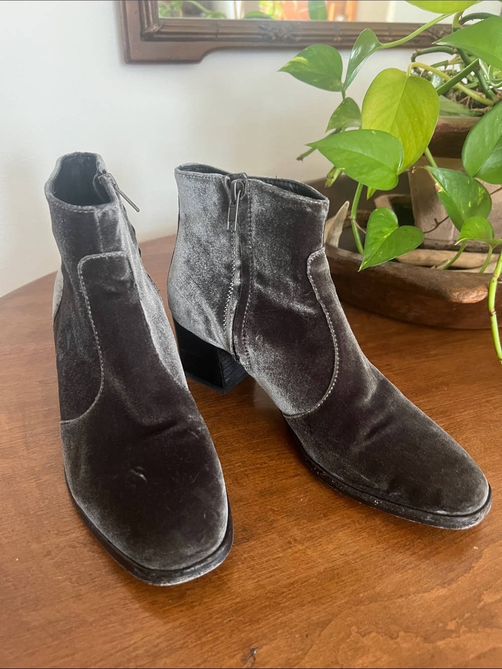 L'idea Velvet Ankle Boots Stacked Heel Size 39